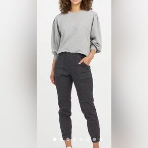SPANX Gray Twill Cargo Joggers. Stretch. Women size L